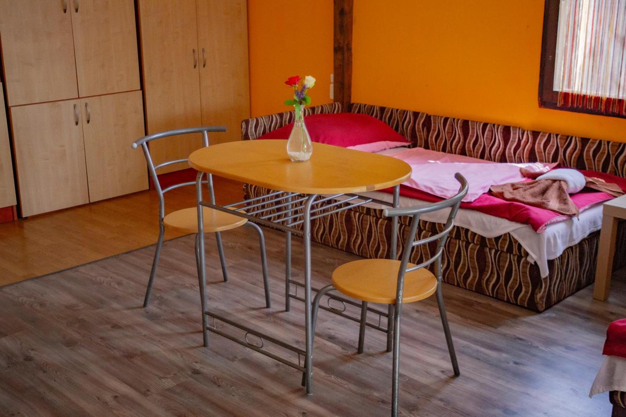 Vakacio Ueduelo Aparthotel Révfülöp Εξωτερικό φωτογραφία