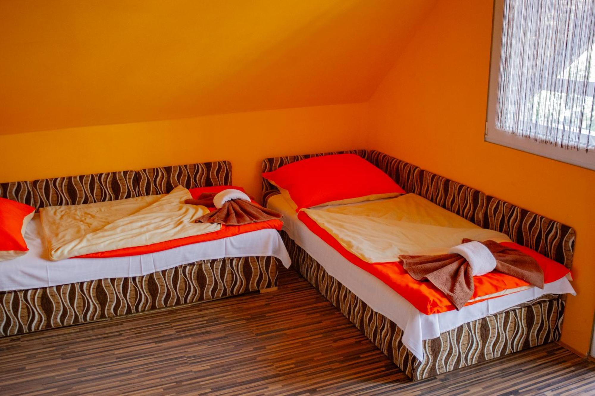 Vakacio Ueduelo Aparthotel Révfülöp Εξωτερικό φωτογραφία