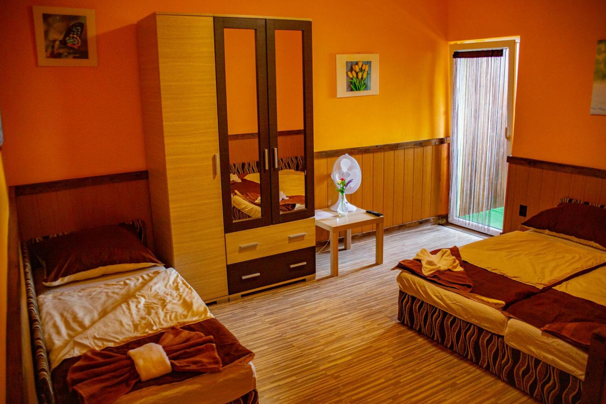 Vakacio Ueduelo Aparthotel Révfülöp Εξωτερικό φωτογραφία