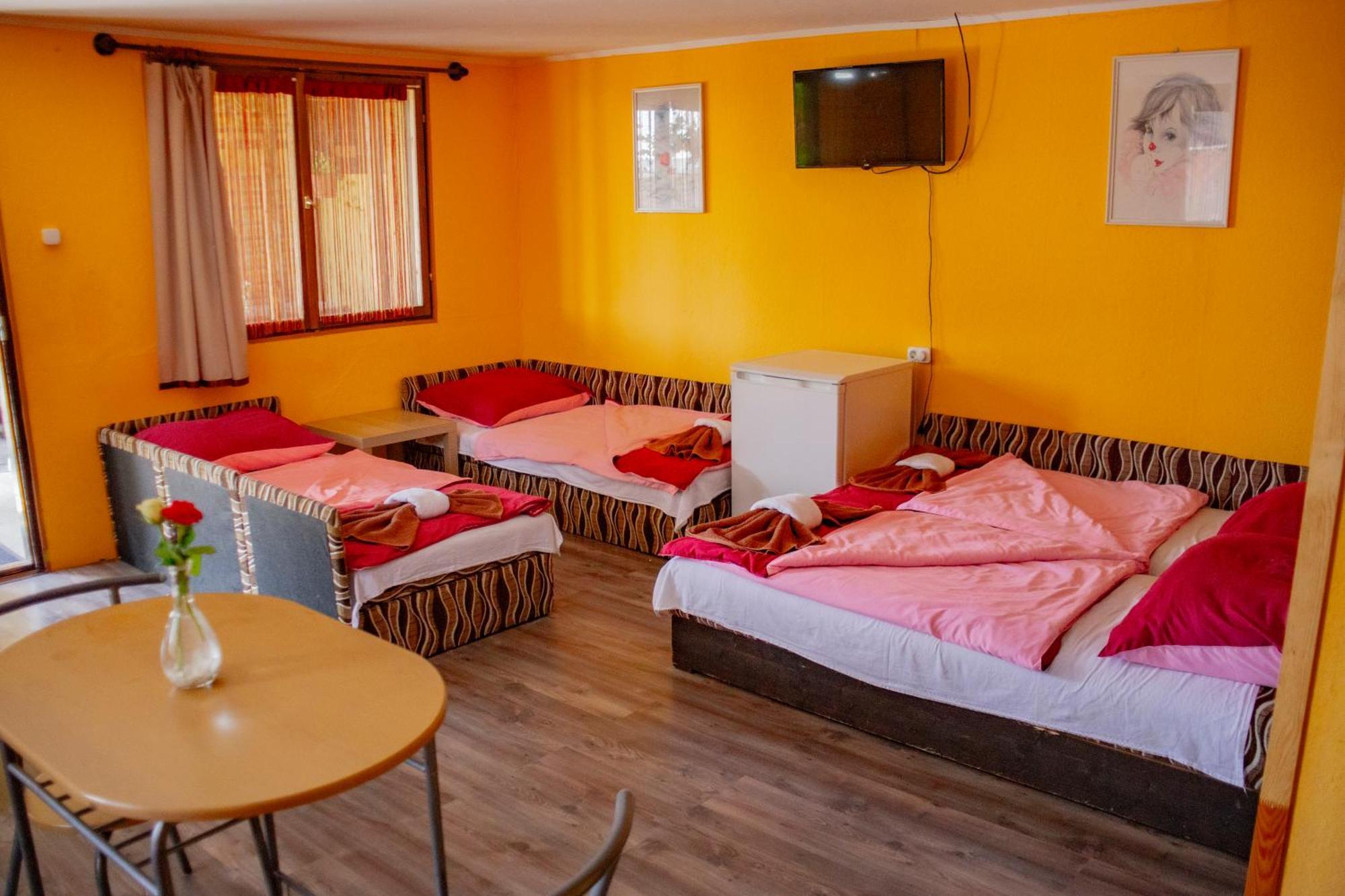 Vakacio Ueduelo Aparthotel Révfülöp Εξωτερικό φωτογραφία