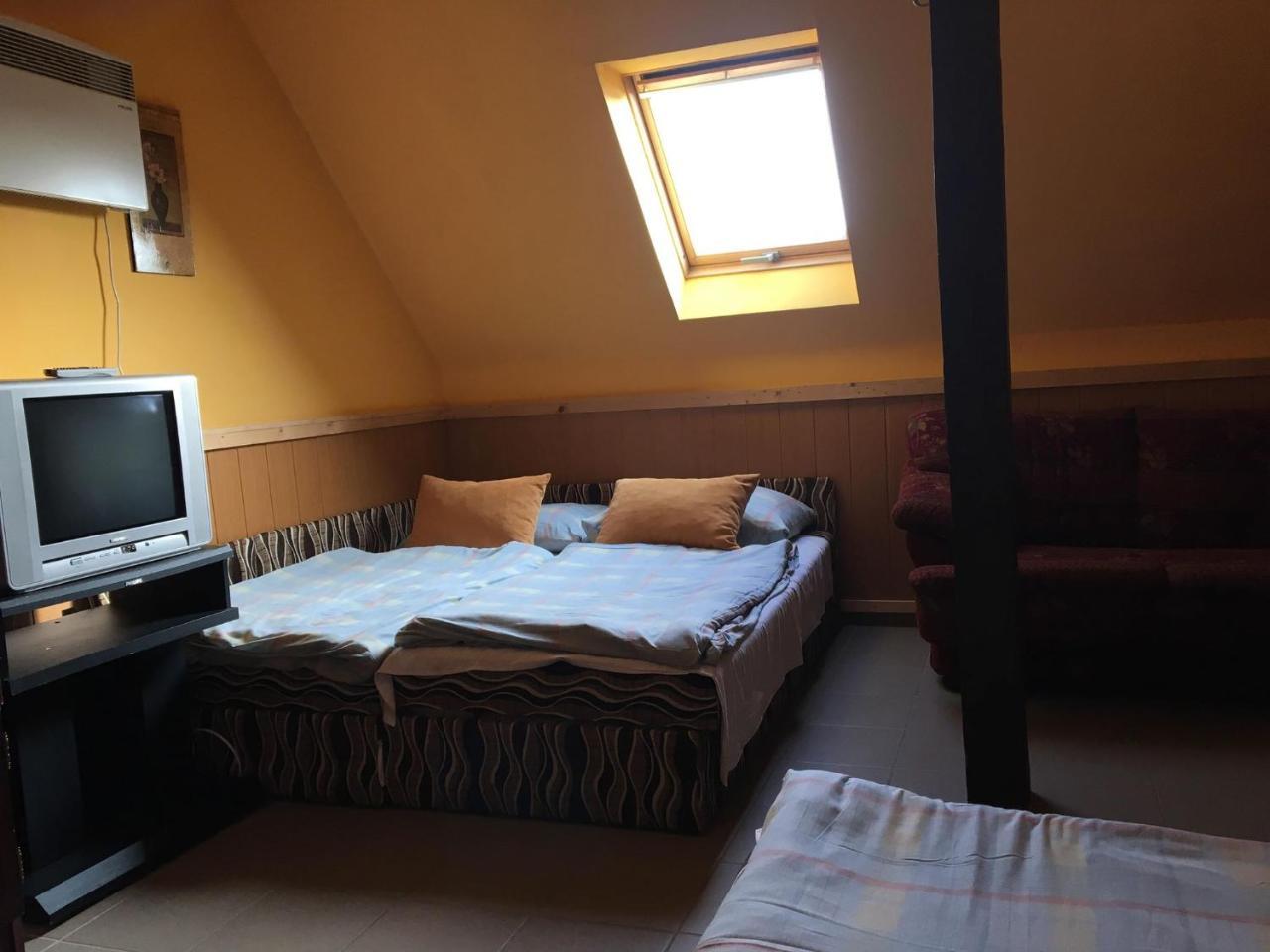 Vakacio Ueduelo Aparthotel Révfülöp Εξωτερικό φωτογραφία